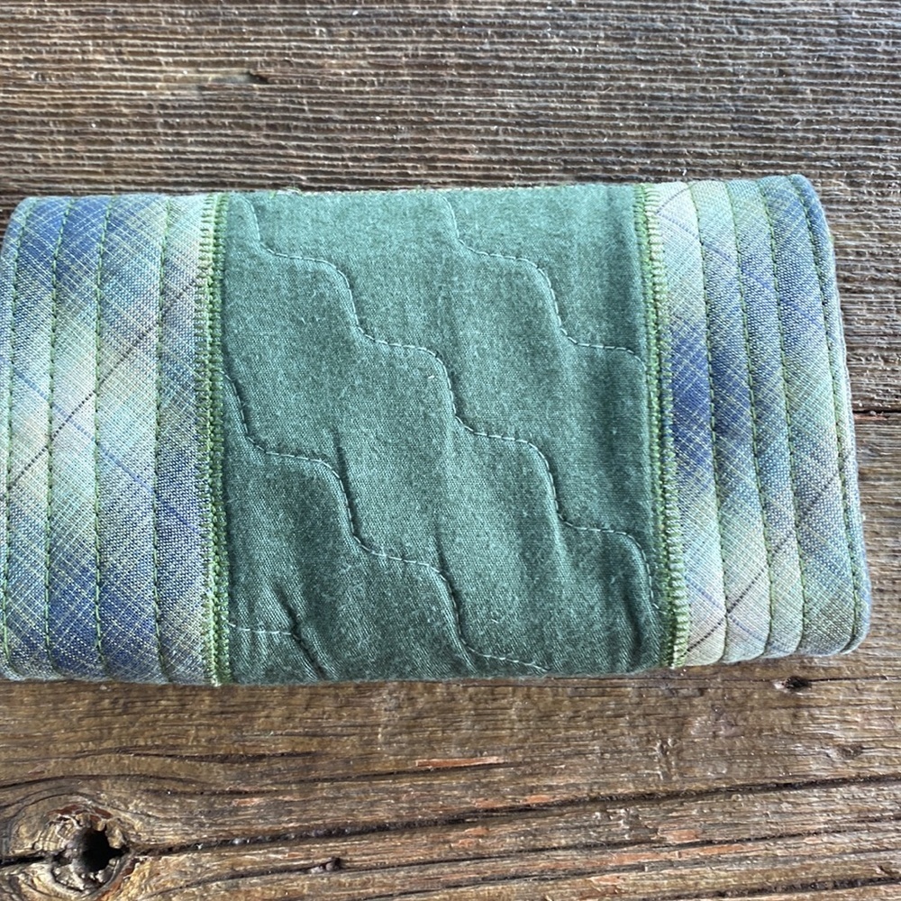 Handmade quilted cottagecore accordion wallet. Soft shabby chic boho cabincore - Picture 3 of 9